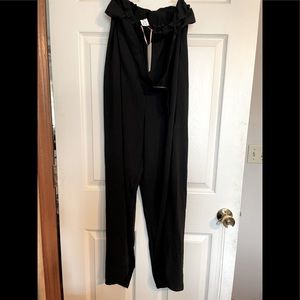 NWT Entro boutique black pants with belt.